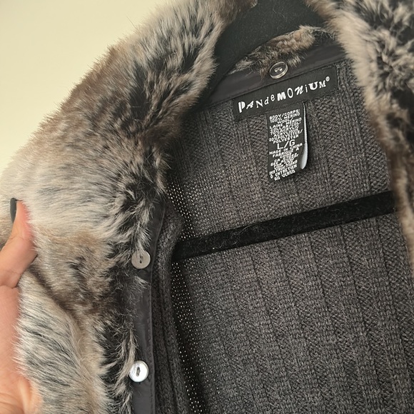 LARGE grey pandemonium sweater - Picture 4 of 4